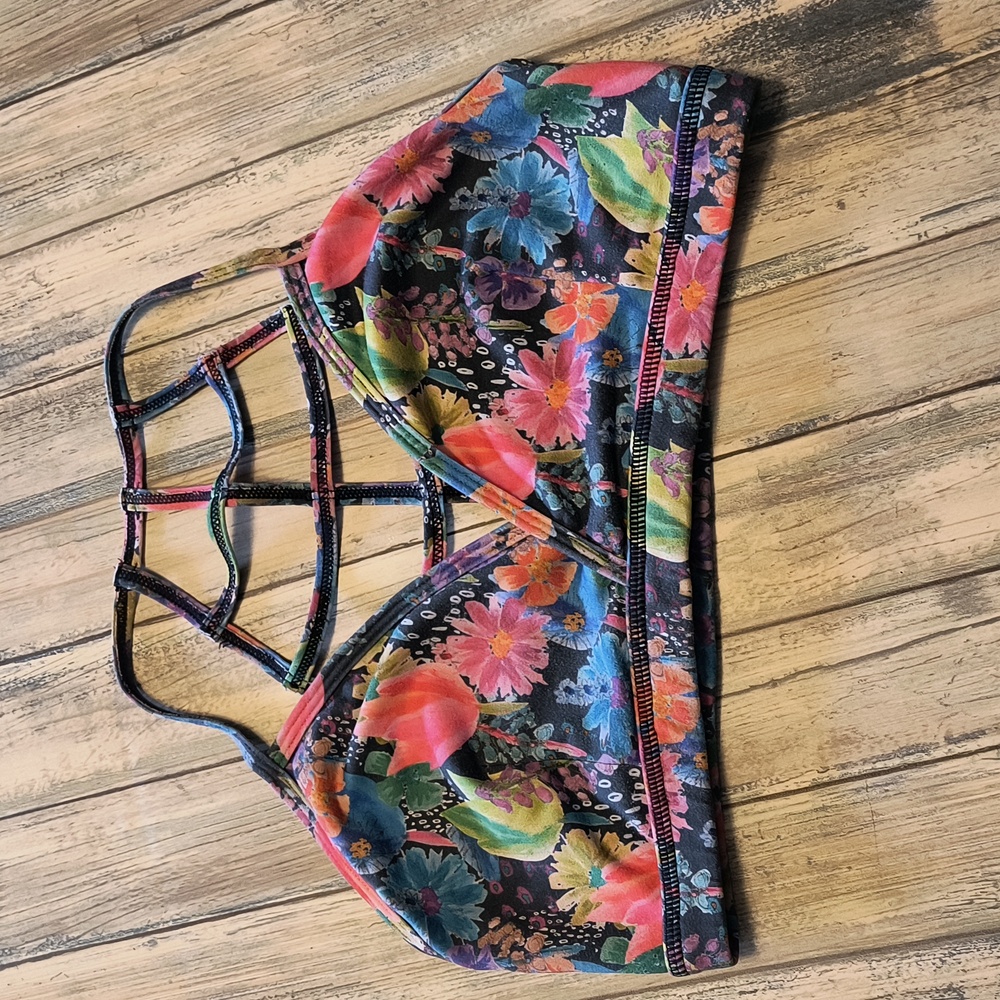 Born primitive ladder back sports bra